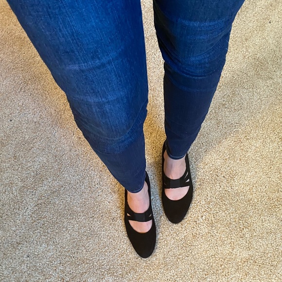 Women’s 8 Black Suede Mary Jane Style Wedges - Picture 2 of 10